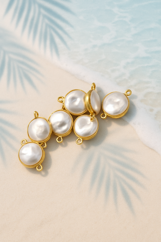 Baroque Pearl with Golden Framing circle
